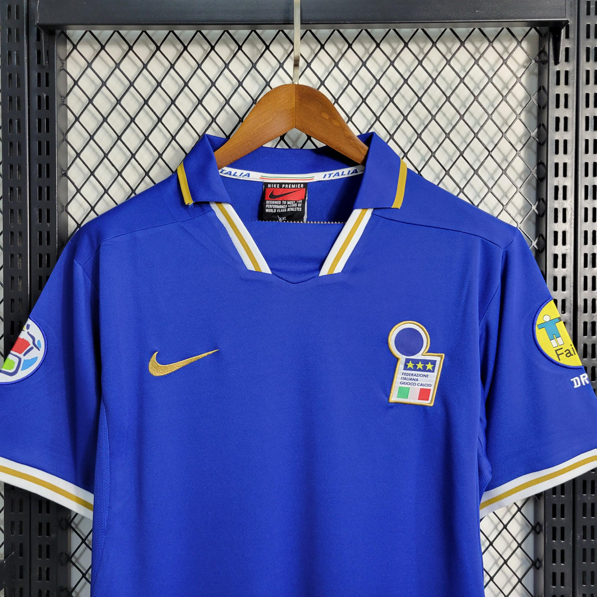 Camisa Itália Home (1) 1996 Nike Retrô Masculina