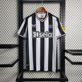 Camisa Newcastle Home  2023/24 Torcedor Masculina