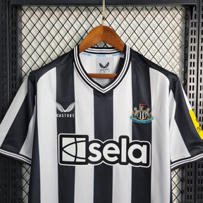 Camisa Newcastle Home  2023/24 Torcedor Masculina