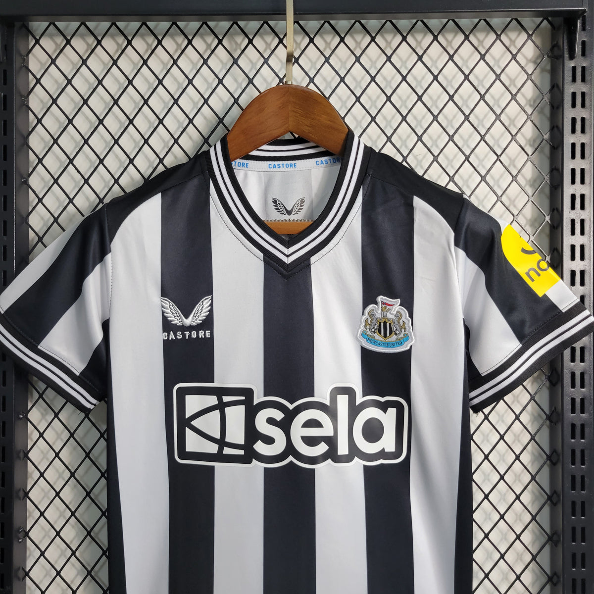 Uniforme Newcastle Home 2023/24  Infantil