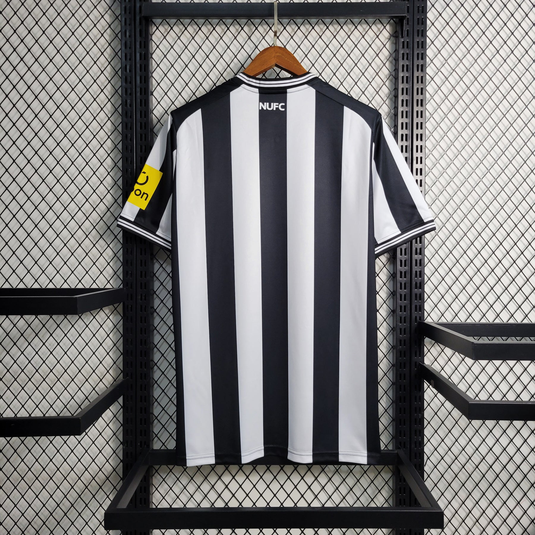 Camisa Newcastle Home  2023/24 Torcedor Masculina