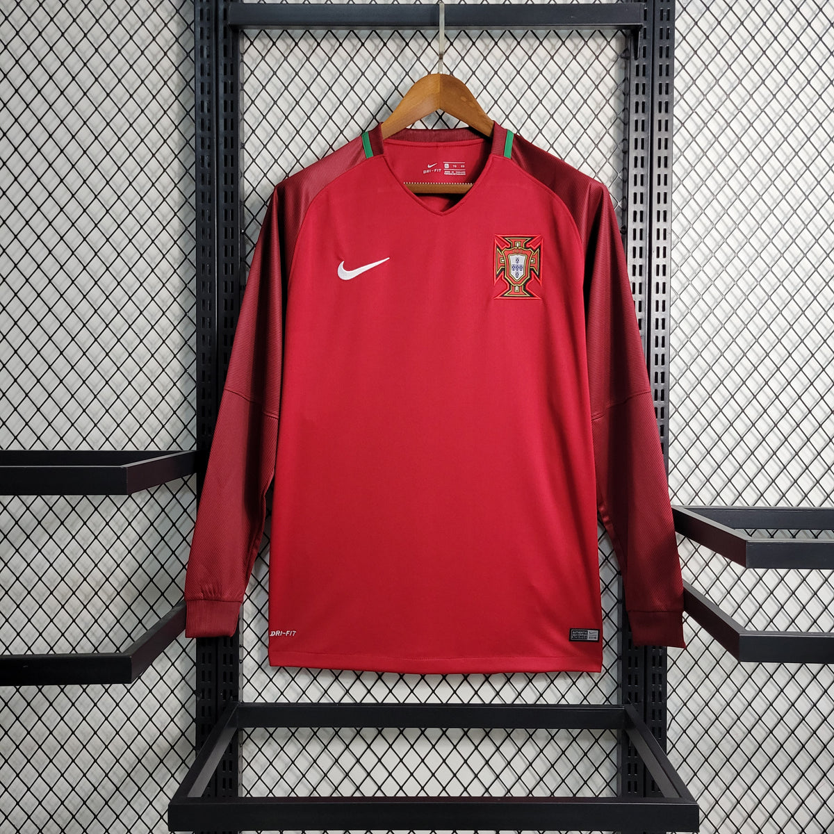 Camisa Portugal 2016/17 Nike Retrô Manga Longa Masculina