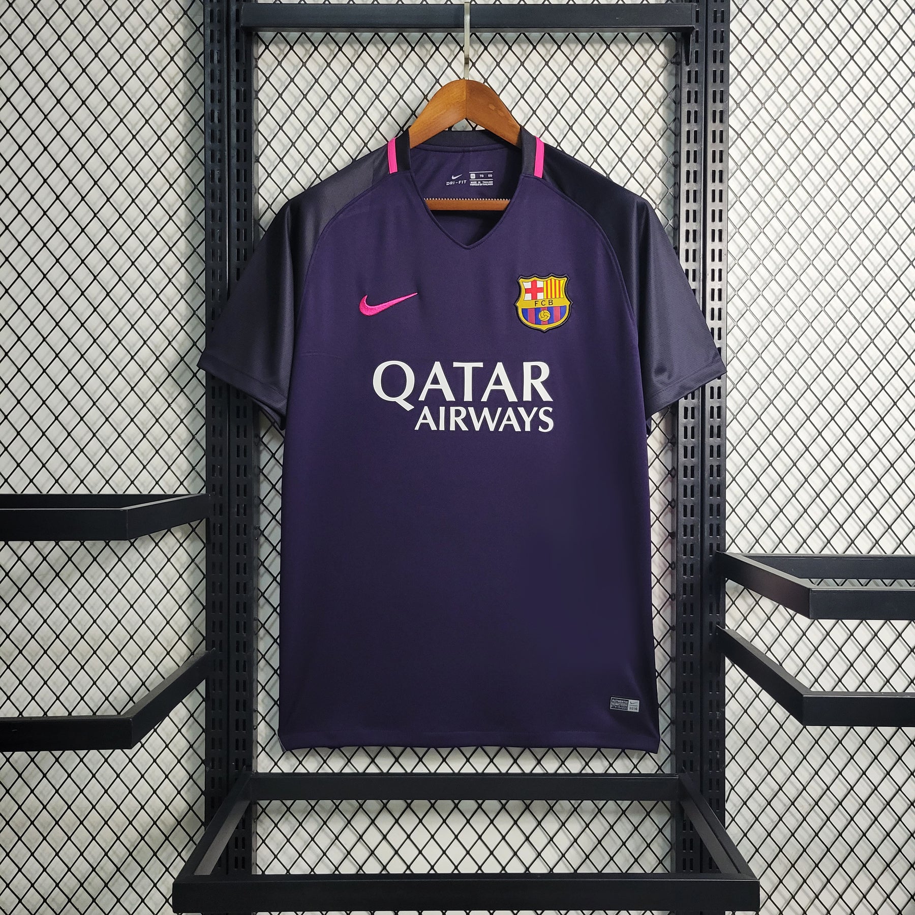 Camisa Barcelona Away (1) 2016/17 Nike Retrô Masculina