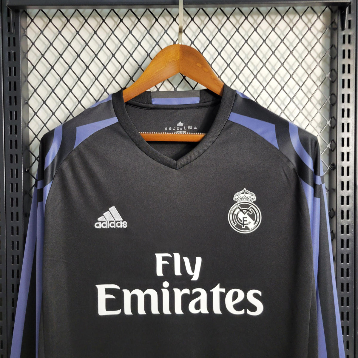 Camisa Real Madrid Away (2) 2016/17  Retrô Manga Longa Masculina