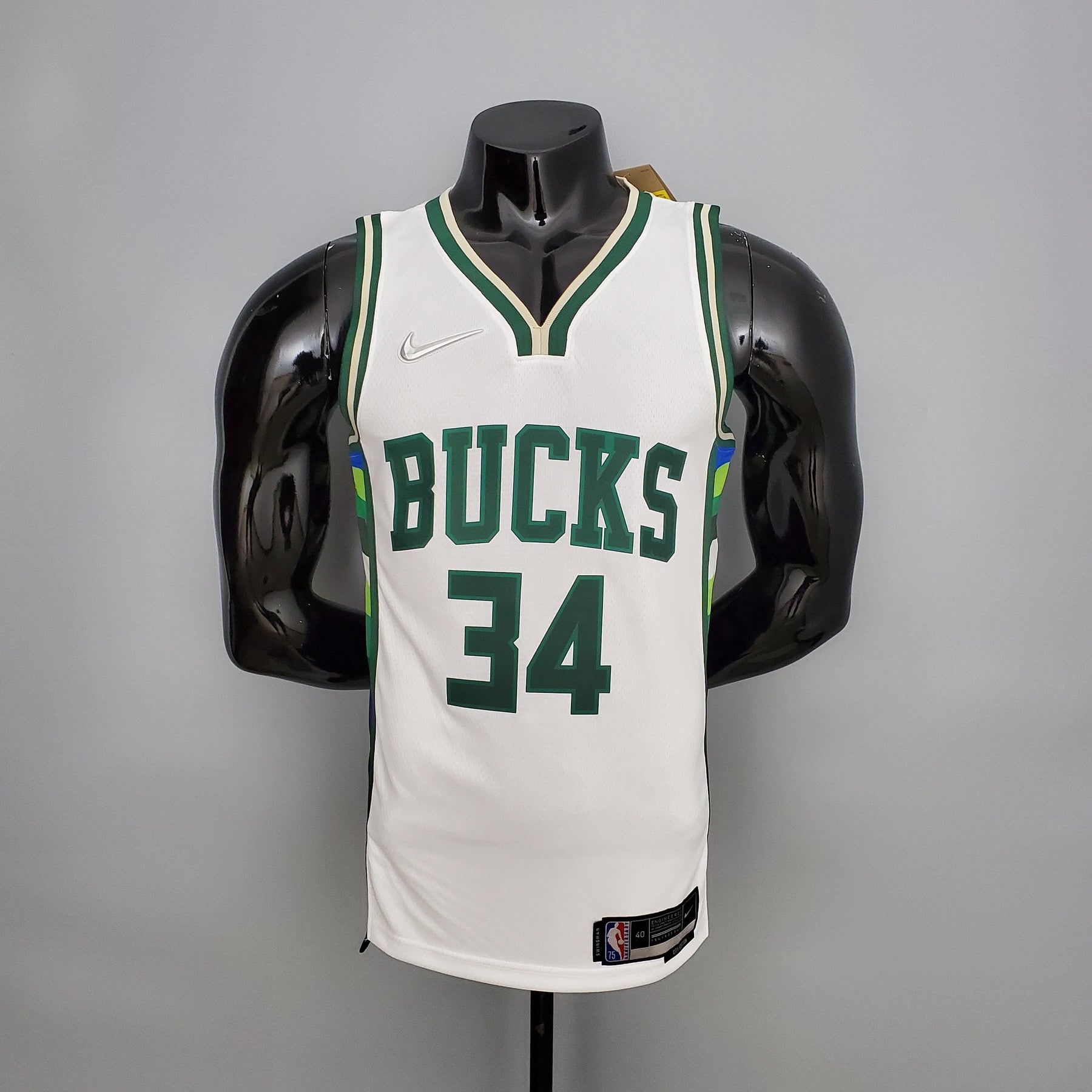 Regata Milwaukee Bucks NBA 2022 Nike Association Edition Swingman Masculina