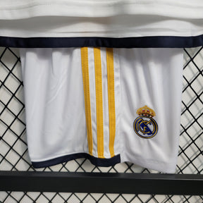 Uniforme do Real Madrid Home (1) 2023/24 Adidas Infantil