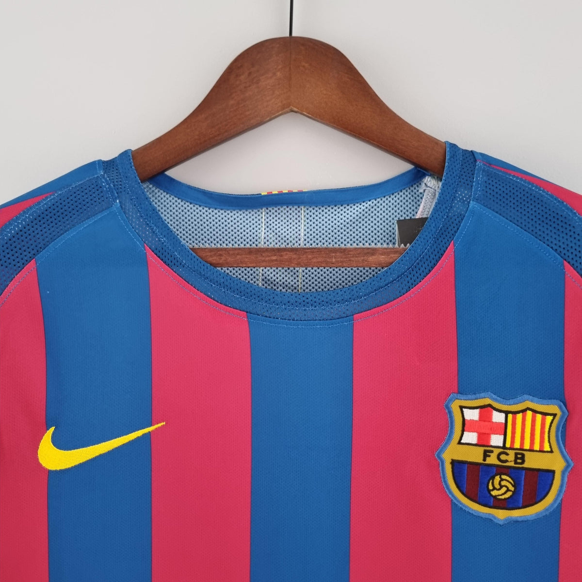 Camisa Barcelona Home (1) 2005/06 Nike Retrô Manga Longa Masculina